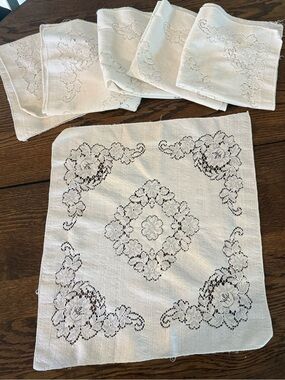 Vintage Ivory Lace Napkins Doilies - Set of 6